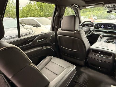 Used 2023 Cadillac Escalade Sport w/ LPO, ONYX Package AWD/4WD image 43