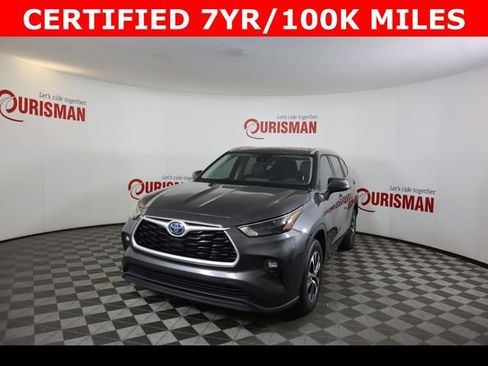 Used 2023 Toyota Highlander XLE FWD image 2