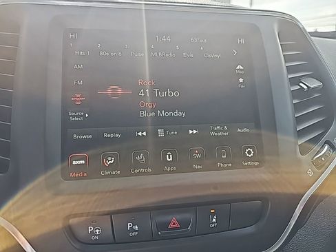 Certified 2023 Jeep Cherokee Altitude Lux image 26