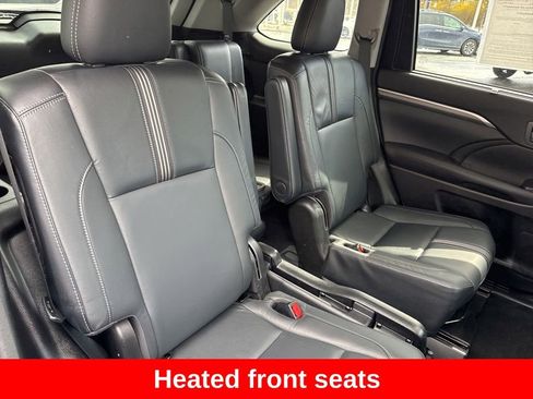 Used 2018 Toyota Highlander SE image 26