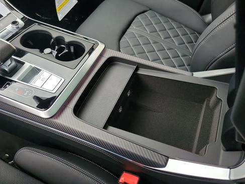 New 2026 Audi SQ7 Prestige AWD/4WD image 9