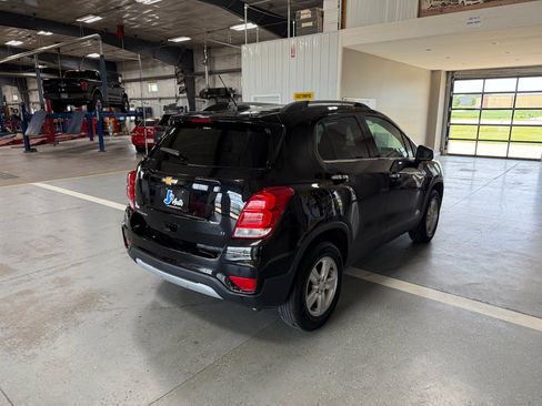 Used 2020 Chevrolet Trax LT w/ LT Convenience Package AWD/4WD image 5