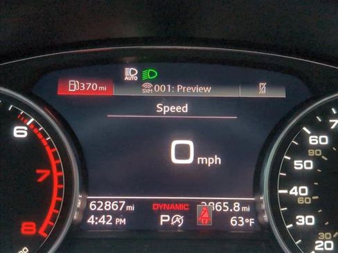 Used 2021 Audi Q5 Premium image 11