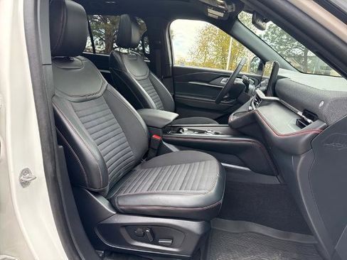 Certified 2025 Ford Explorer ST-Line w/ Premium Package image 34