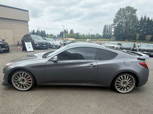 Used 2016 Hyundai Genesis Coupe 3.8 RWD image 4