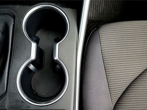 Used 2023 Toyota Highlander LE image 35