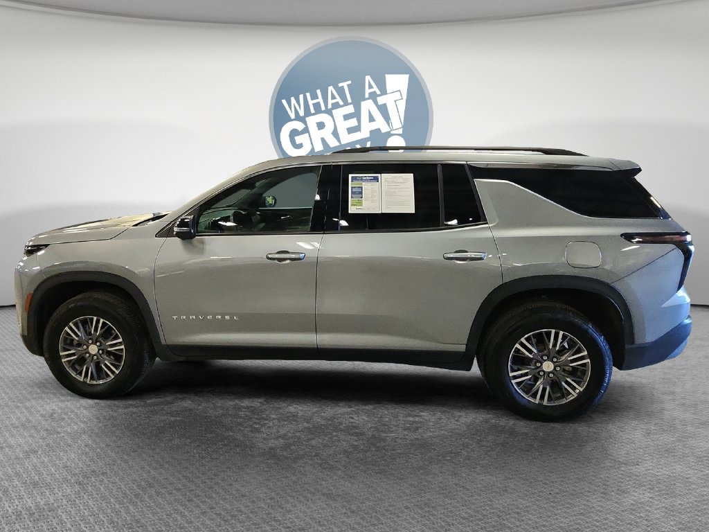 Used 2026 Chevrolet Traverse LT w/ Driver Confidence Package AWD/4WD image 8