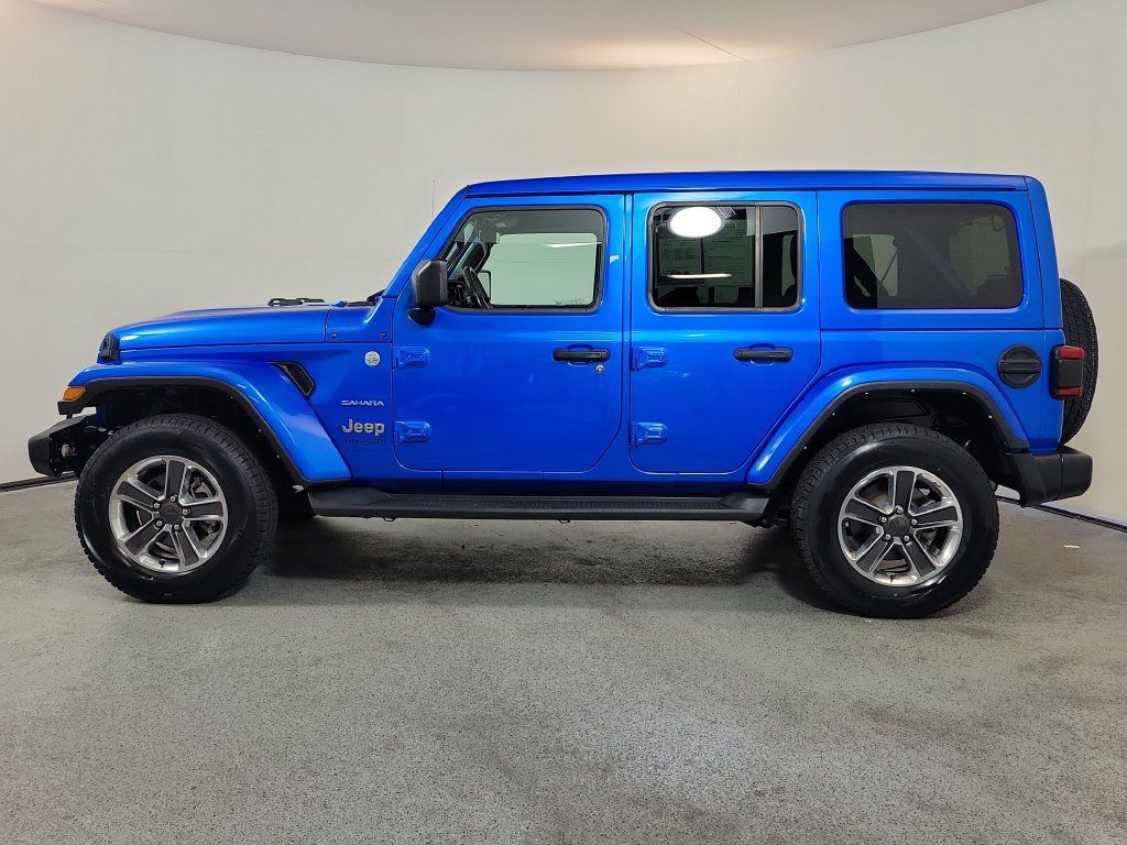 Used 2022 Jeep Wrangler Unlimited Sahara w/ LED Lighting Group AWD/4WD image 4