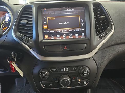 Used 2016 Jeep Cherokee Trailhawk w/ Cold Weather Group AWD/4WD image 20
