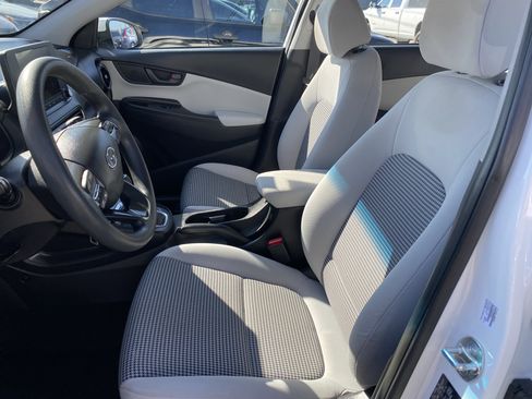 Used 2023 Hyundai Kona SE FWD image 12