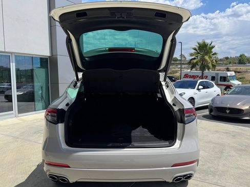 Certified 2023 Maserati Levante GT AWD/4WD image 11