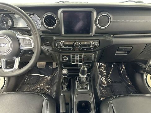Used 2023 Jeep Wrangler Unlimited Sahara AWD/4WD image 18