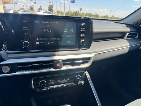 Used 2022 Kia K5 LXS FWD image 13