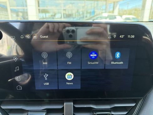 New 2026 Chevrolet Equinox RS w/ Convenience Package III AWD/4WD image 17