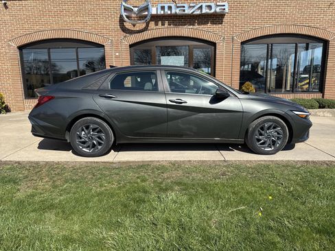 Certified 2024 Hyundai Elantra SEL image 4