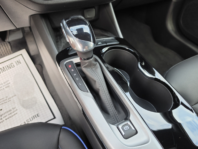 Used 2024 Buick Envista Sport Touring w/ Convenience I Package FWD image 31
