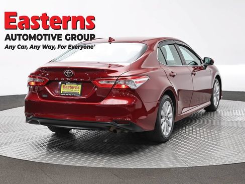 Used 2019 Toyota Camry LE FWD image 5