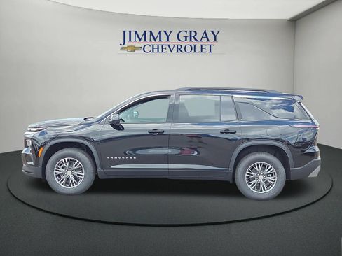 New 2026 Chevrolet Traverse LT w/ Driver Confidence Package FWD image 2