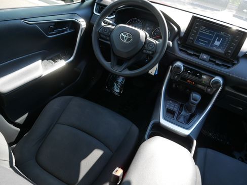 Used 2019 Toyota RAV4 LE w/ Carpet Mat Package AWD/4WD image 9