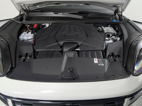 Certified 2026 Porsche Cayenne E-Hybrid AWD/4WD image 45