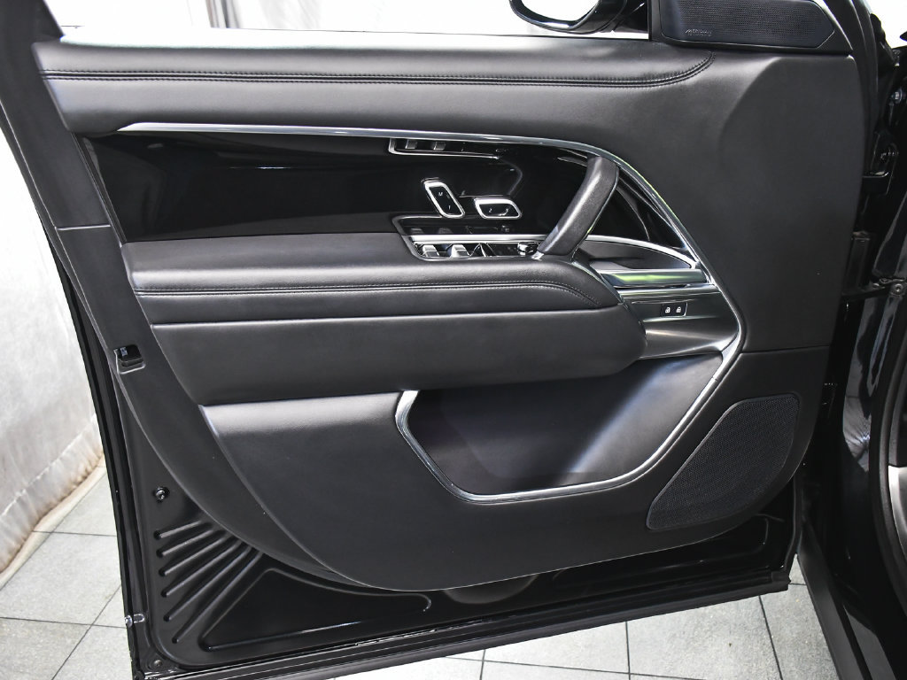 Used 2023 Land Rover Range Rover SE AWD/4WD image 9