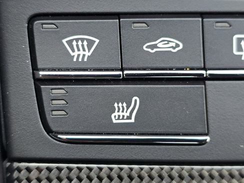 Certified 2025 Porsche 718 Cayman GT4 image 24