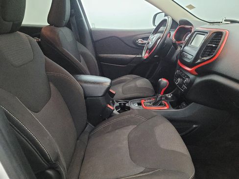 Used 2015 Jeep Cherokee Latitude w/ Cold Weather Group image 21