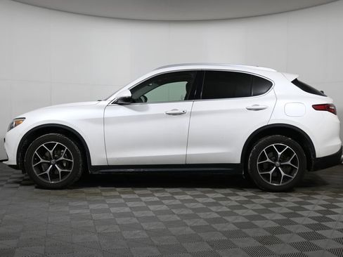 Used 2018 Alfa Romeo Stelvio Ti image 2