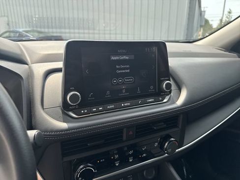 Used 2025 Nissan Rogue S FWD image 20