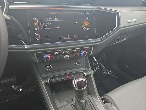 Used 2025 Audi Q3 2.0T Premium w/ Convenience Package image 20