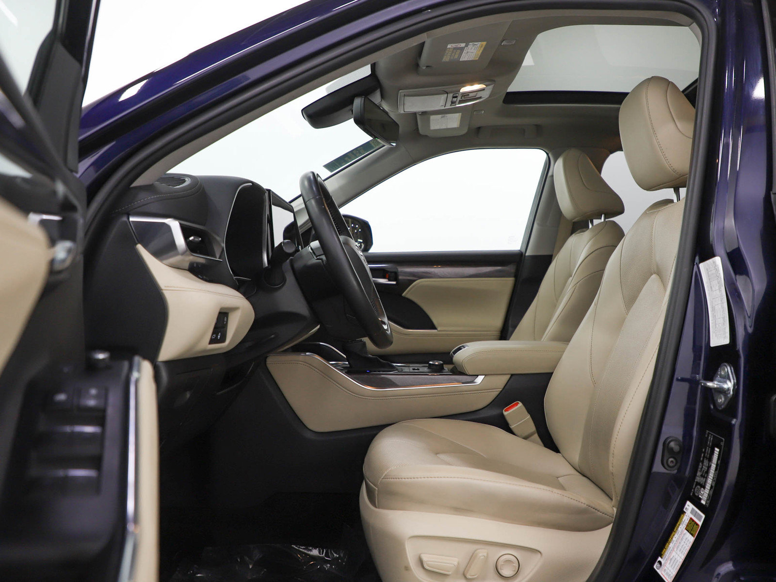 Used 2025 Toyota Highlander Limited AWD/4WD image 21