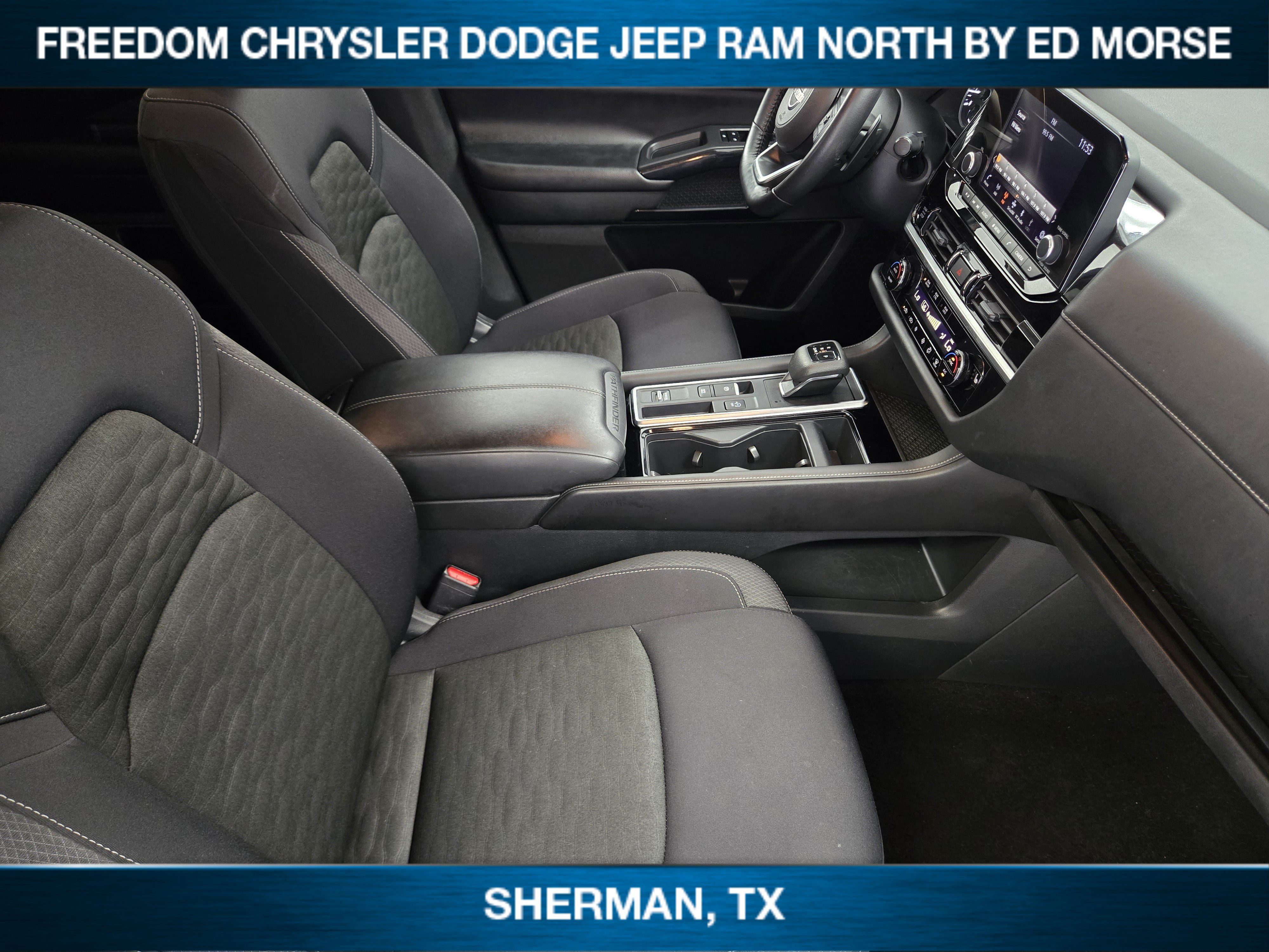 Used 2025 Nissan Pathfinder SV FWD image 9