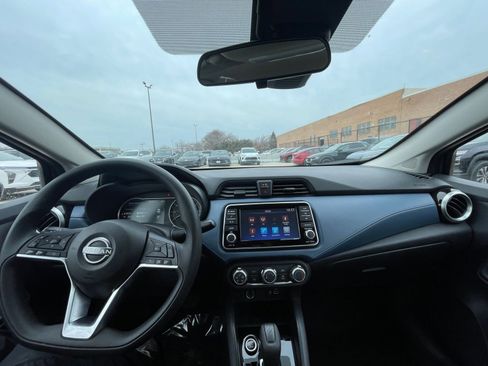 Used 2025 Nissan Versa SV image 32