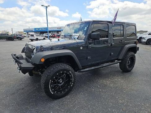 Used 2016 Jeep Wrangler Unlimited Sport w/ Connectivity Group AWD/4WD image 2