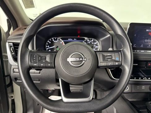 Used 2023 Nissan Rogue SV image 21