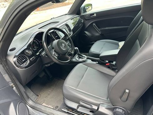 Used 2018 Volkswagen Beetle 2.0T S FWD image 9