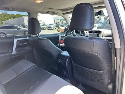 Used 2022 Toyota 4Runner SR5 Premium w/ Moonroof Package AWD/4WD image 42