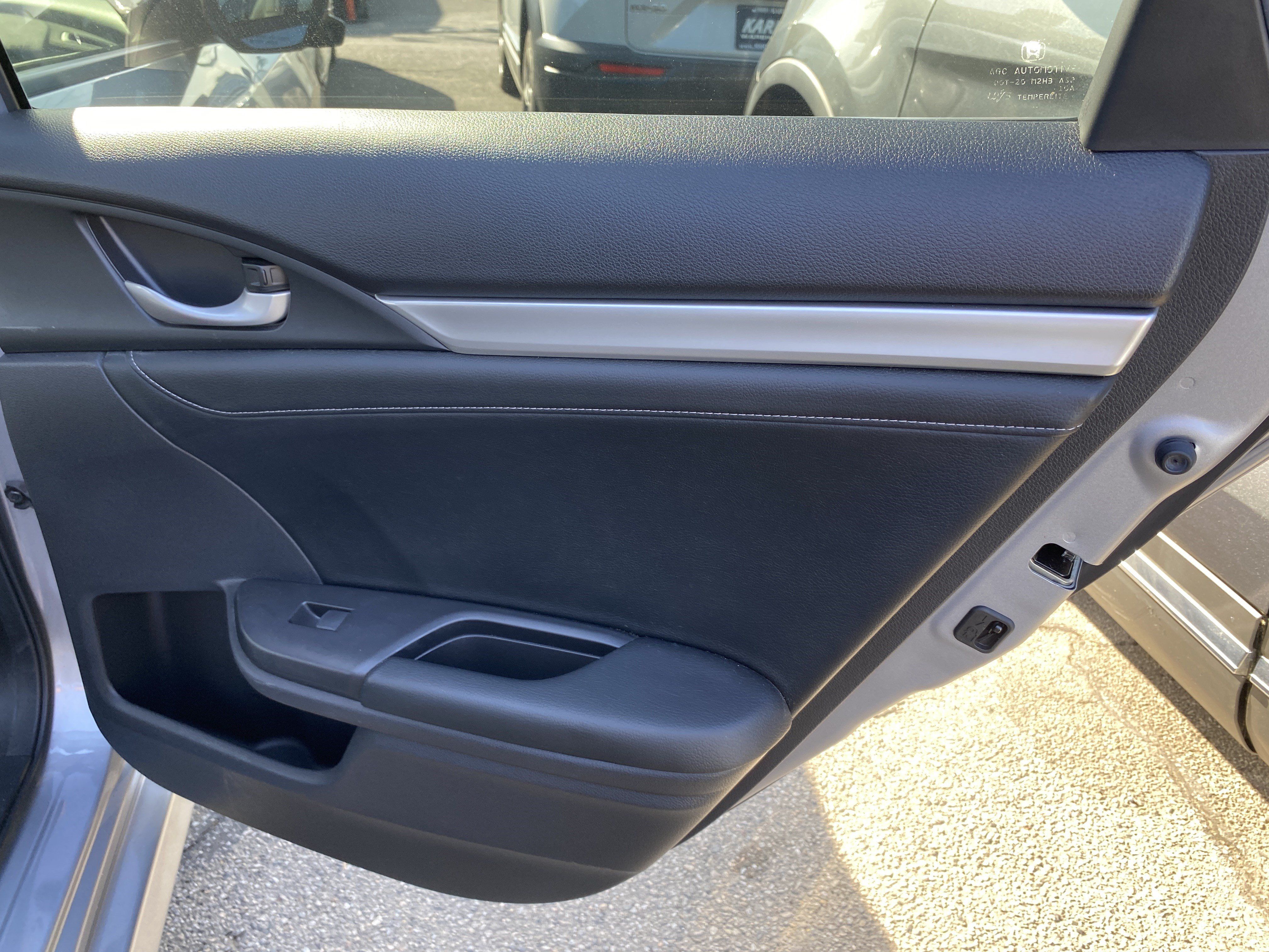 Used 2019 Honda Civic EX-L image 17