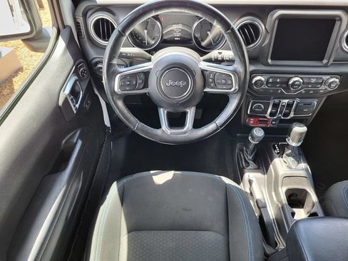 Used 2022 Jeep Wrangler Unlimited Rubicon 4xe w/ Cold Weather Group AWD/4WD image 27