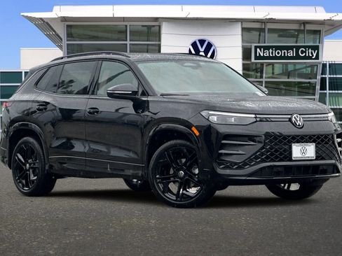 New 2026 Volkswagen Tiguan SE R-Line FWD image 2