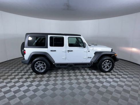 Used 2024 Jeep Wrangler Unlimited Sport AWD/4WD image 9