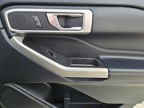 Used 2022 Ford Explorer XLT w/ Equipment Group 202A image 23