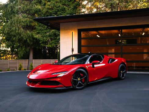 Used 2022 Ferrari SF90 Stradale AWD/4WD image 9