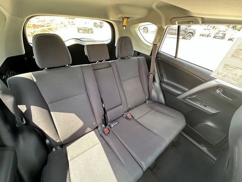 Used 2018 Toyota RAV4 XLE FWD image 19