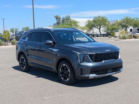 Certified 2024 Kia Sorento S w/ Panoramic Sunroof Package FWD image 7
