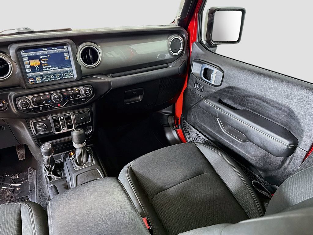 Used 2021 Jeep Wrangler Unlimited Sahara w/ Uconnect 4C Nav & Sound Group AWD/4WD image 34