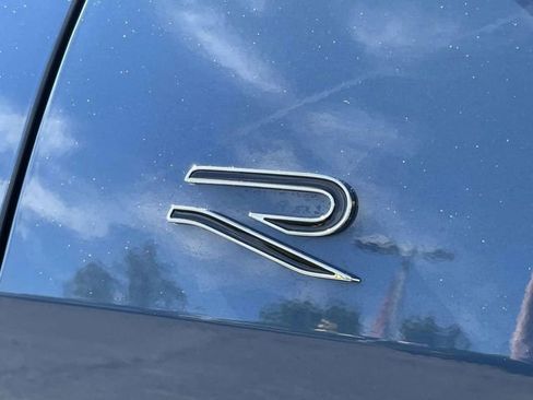 Used 2025 Volkswagen Tiguan SEL R-Line AWD/4WD image 14