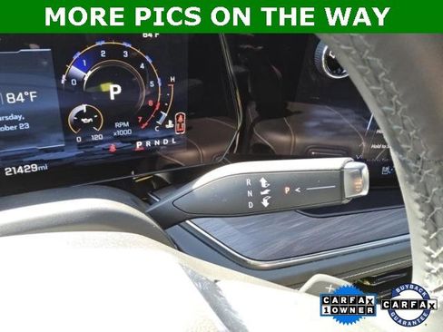 Certified 2025 Chevrolet Suburban Premier image 4