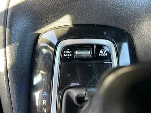 Used 2024 Toyota Corolla SE w/ SE Package FWD image 17