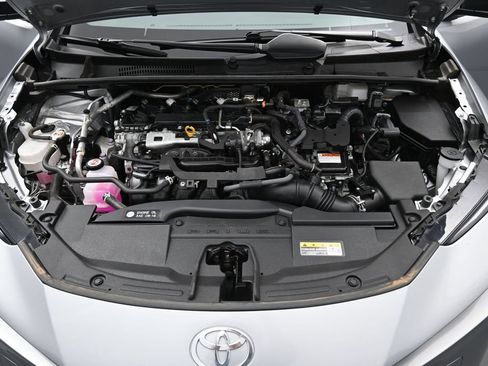 Certified 2024 Toyota Prius LE FWD image 32